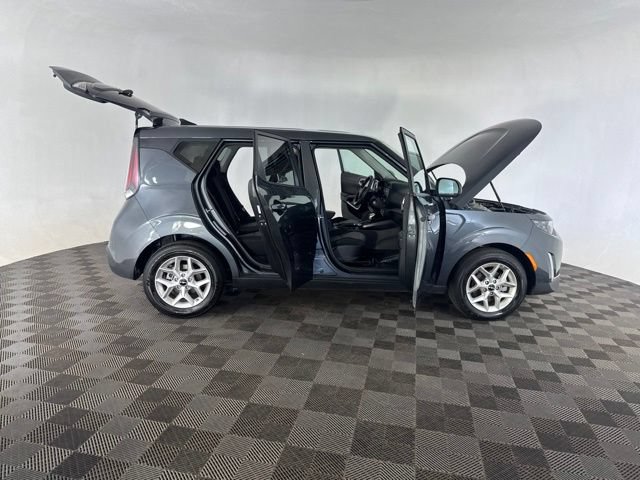 Certified 2025 Kia Soul LX FWD image 15