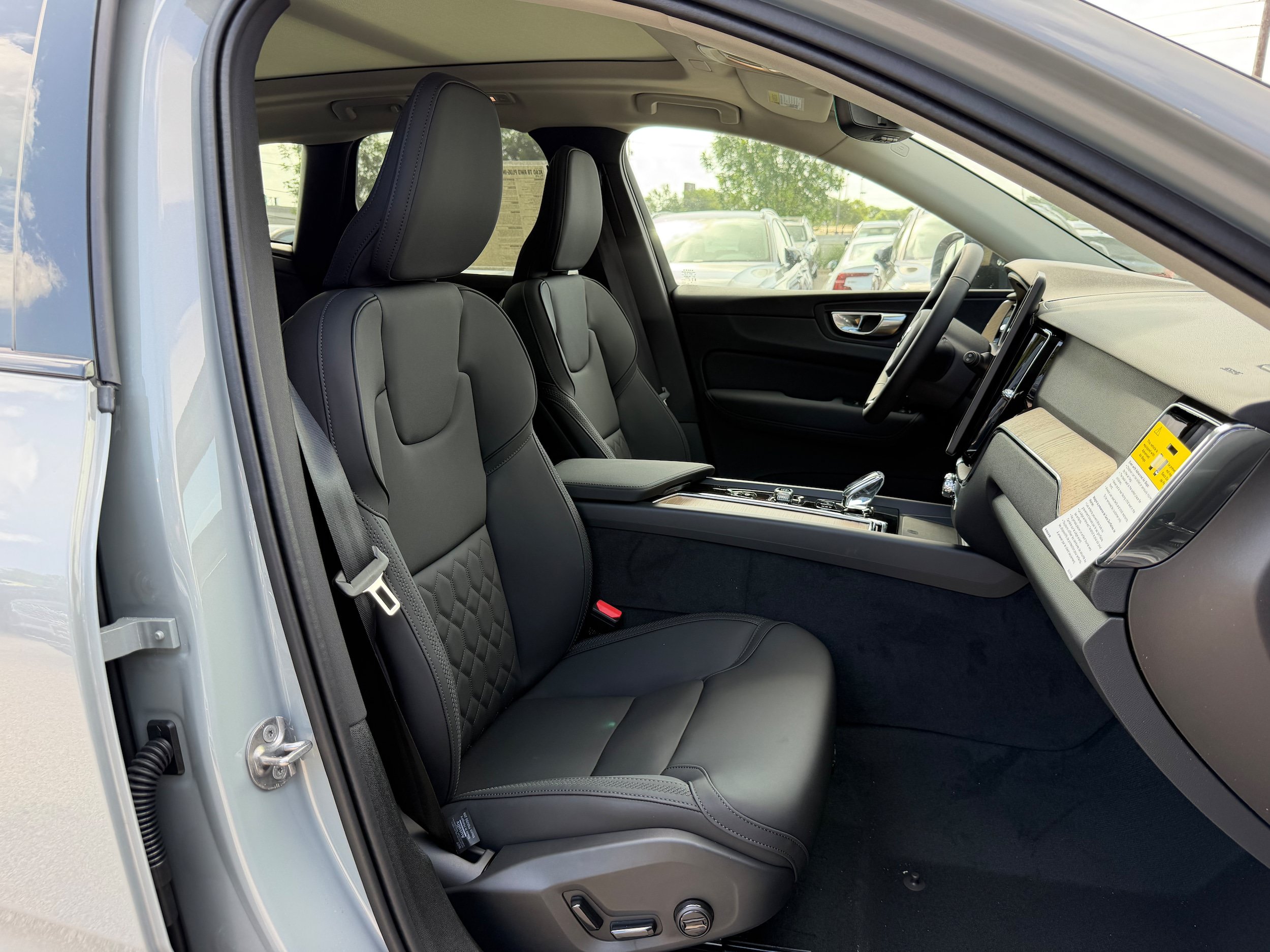 New 2026 Volvo XC60 T8 Plus AWD/4WD image 8
