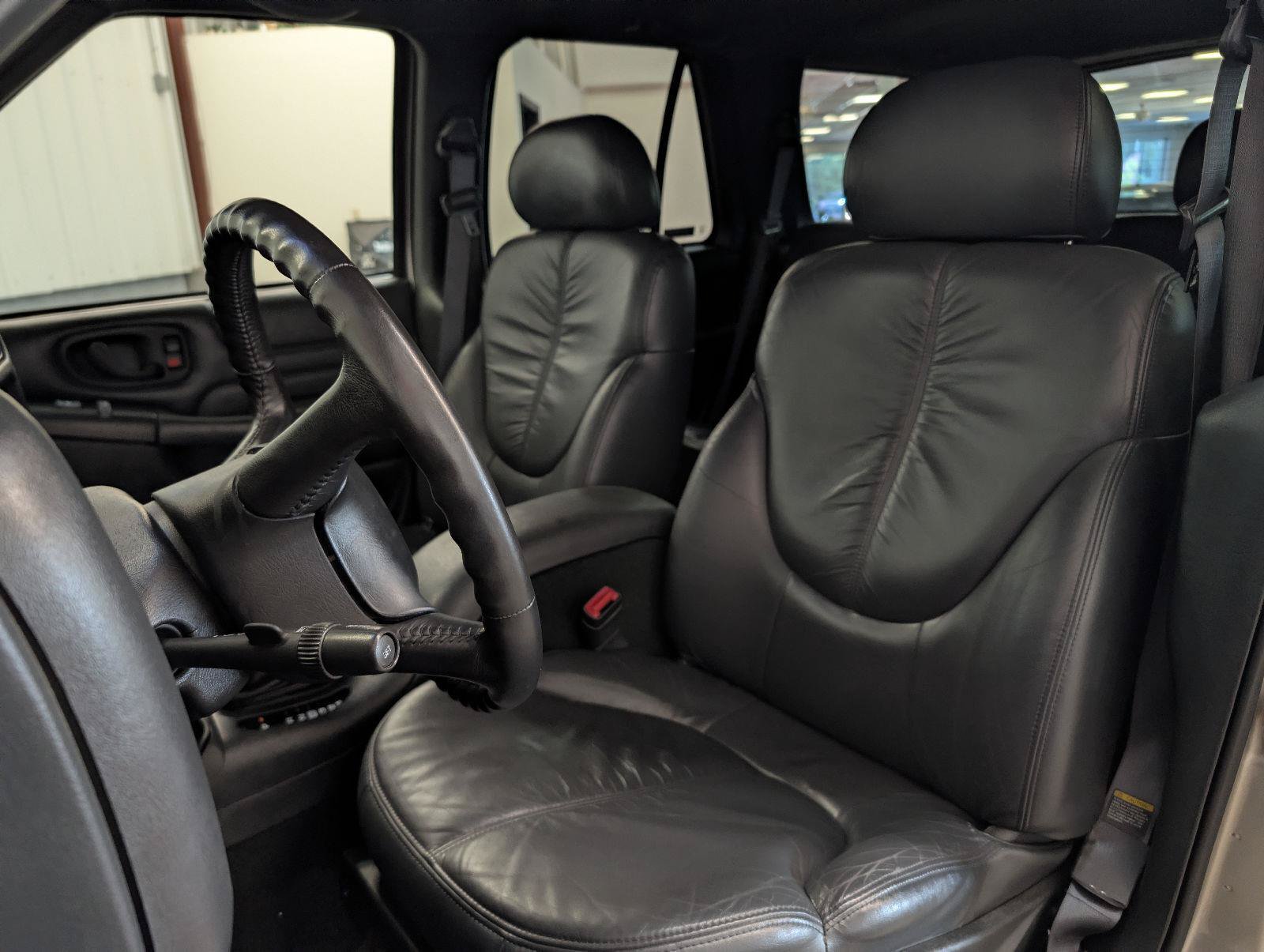 Used 2000 GMC Jimmy SLT AWD/4WD image 2