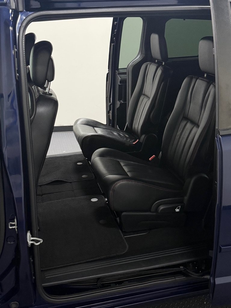 Used 2017 Dodge Grand Caravan GT FWD image 9