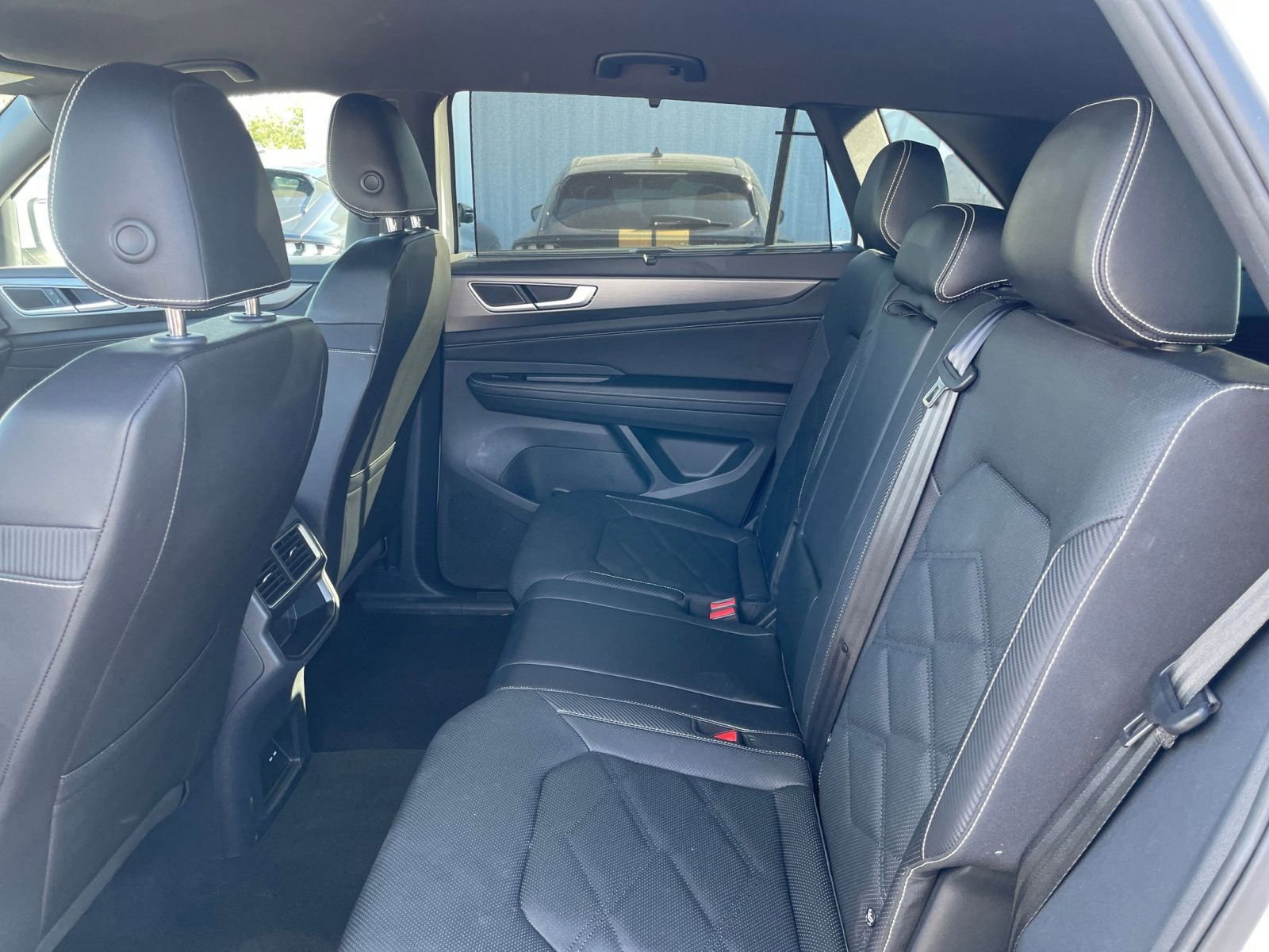 Used 2025 Volkswagen Atlas Cross Sport SE FWD image 28