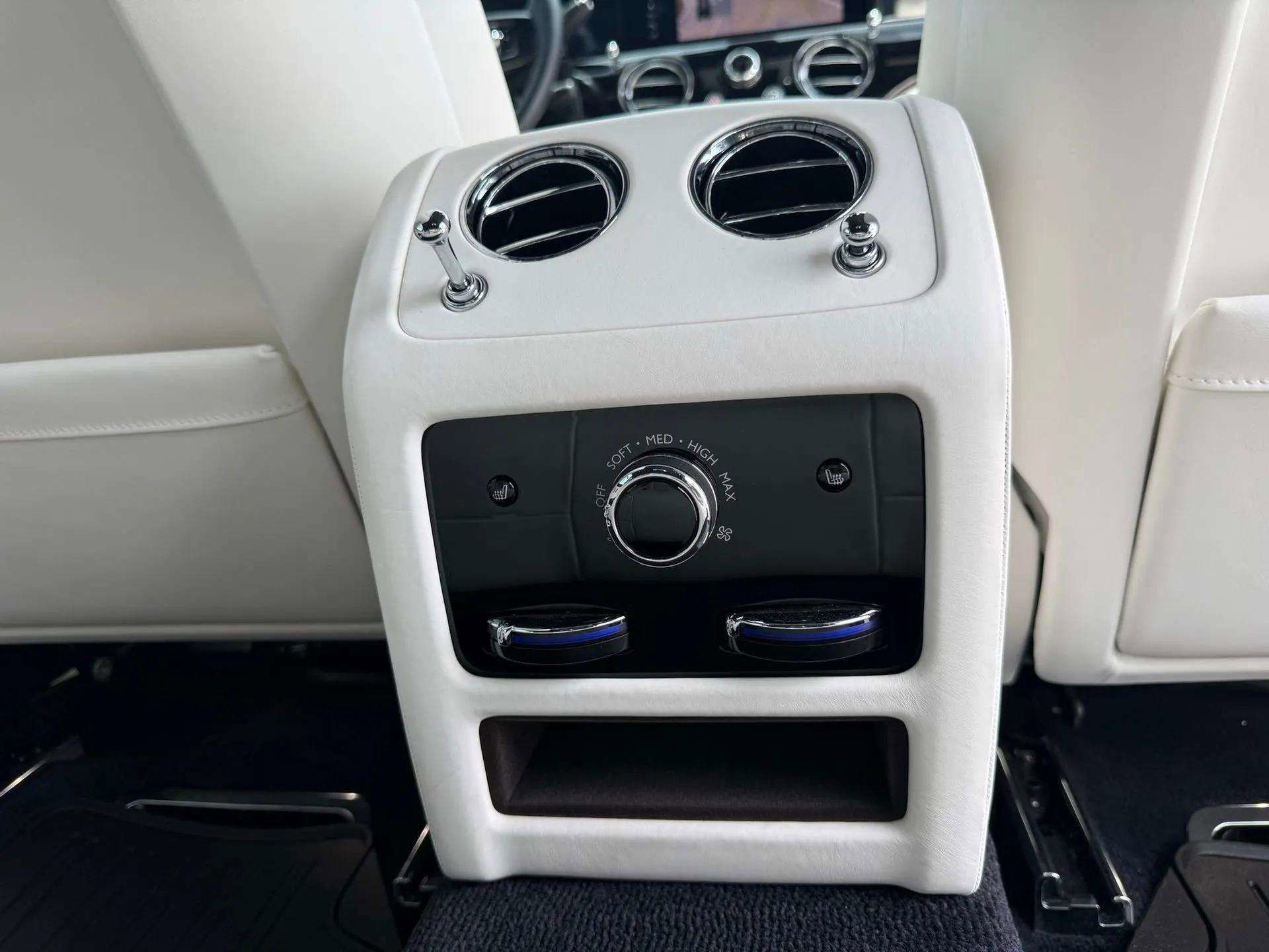 Used 2022 Rolls-Royce Ghost AWD/4WD image 30