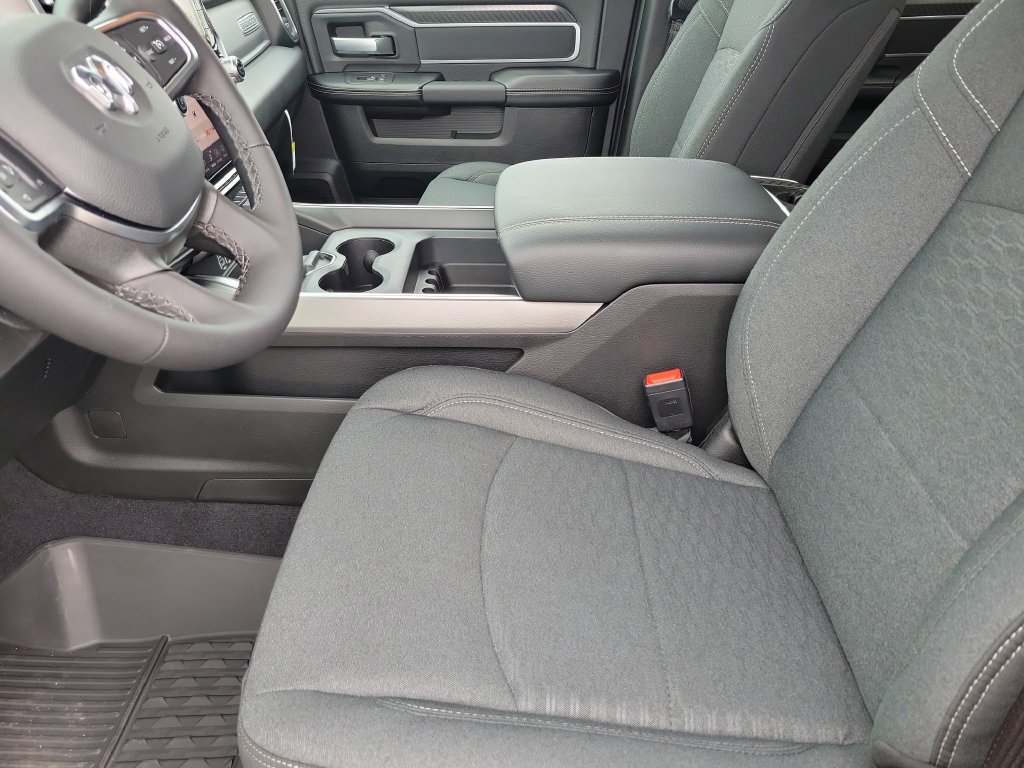 New 2026 RAM 2500 Big Horn AWD/4WD image 21