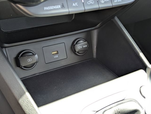 Used 2022 Hyundai Kona SE image 25