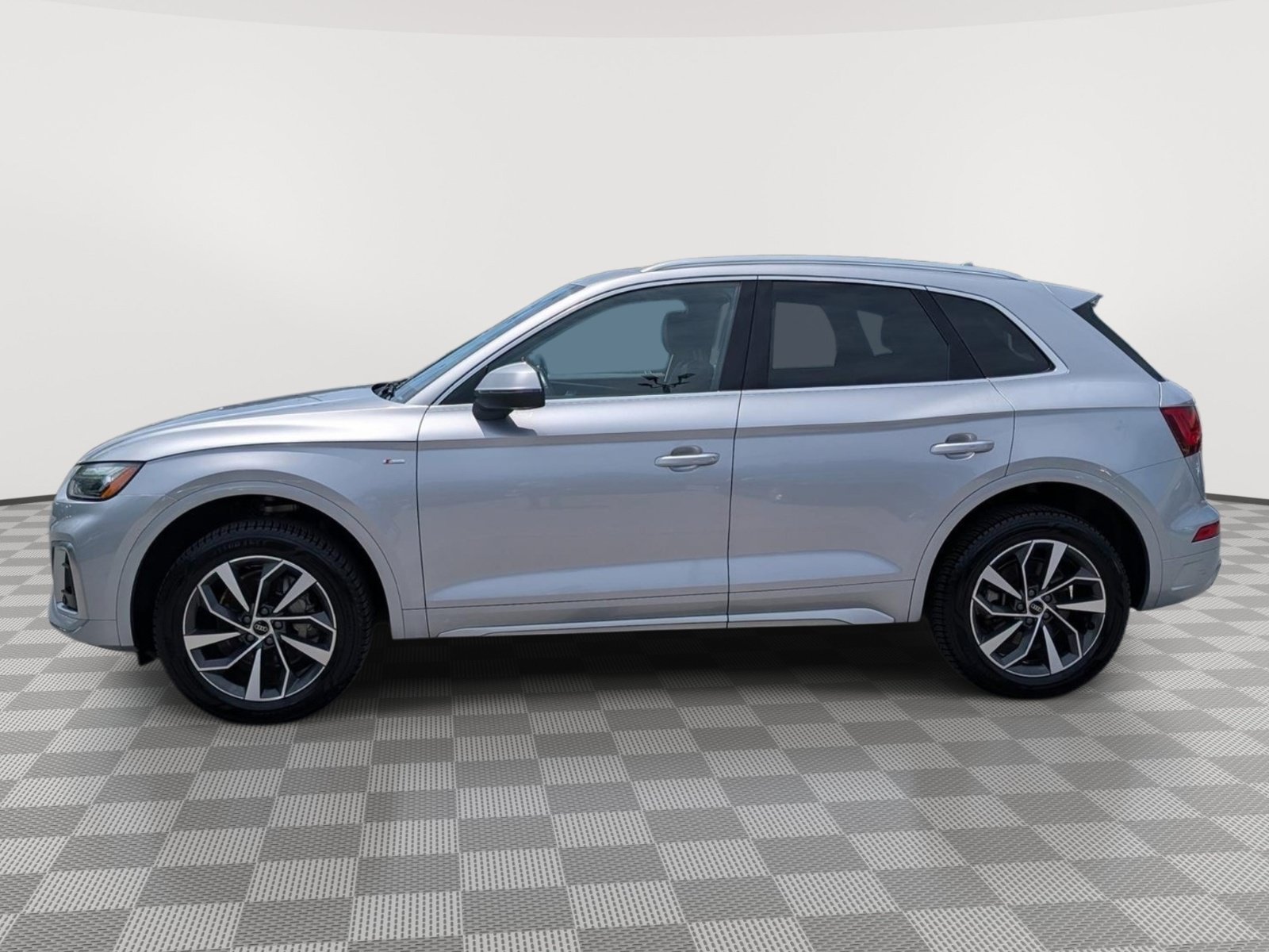 Used 2024 Audi Q5 2.0T Premium Plus AWD/4WD image 2