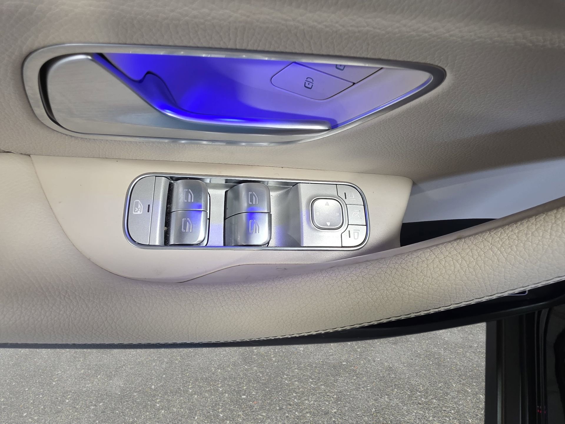 Certified 2024 Mercedes-Benz GLE 450e 4MATIC image 27