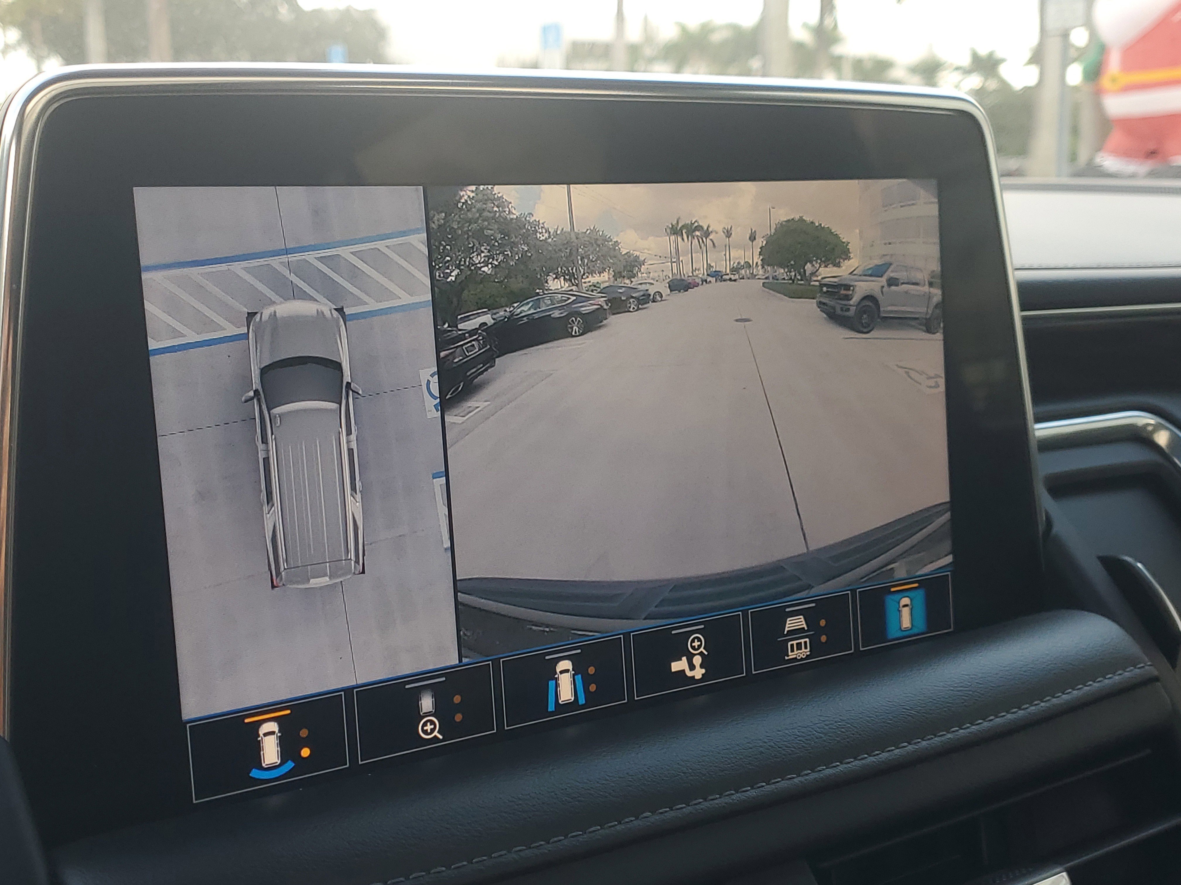 Used 2021 Chevrolet Tahoe LT w/ LT Signature Package image 33