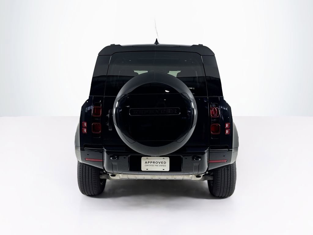 Used 2025 Land Rover Defender 110 X-Dynamic SE image 4