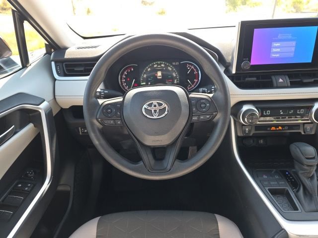 Used 2025 Toyota RAV4 XLE FWD image 23