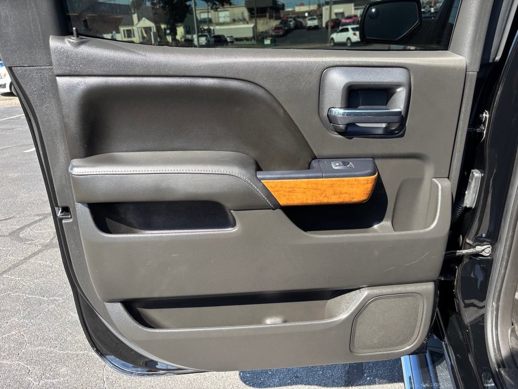 Used 2017 Chevrolet Silverado 1500 High Country AWD/4WD image 27
