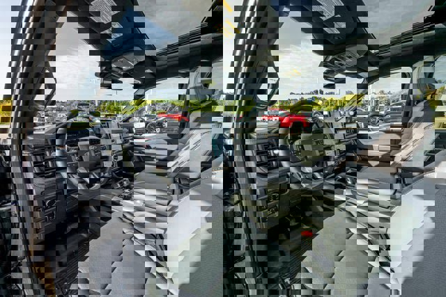 New 2025 Ford F150 Lightning Lariat image 79