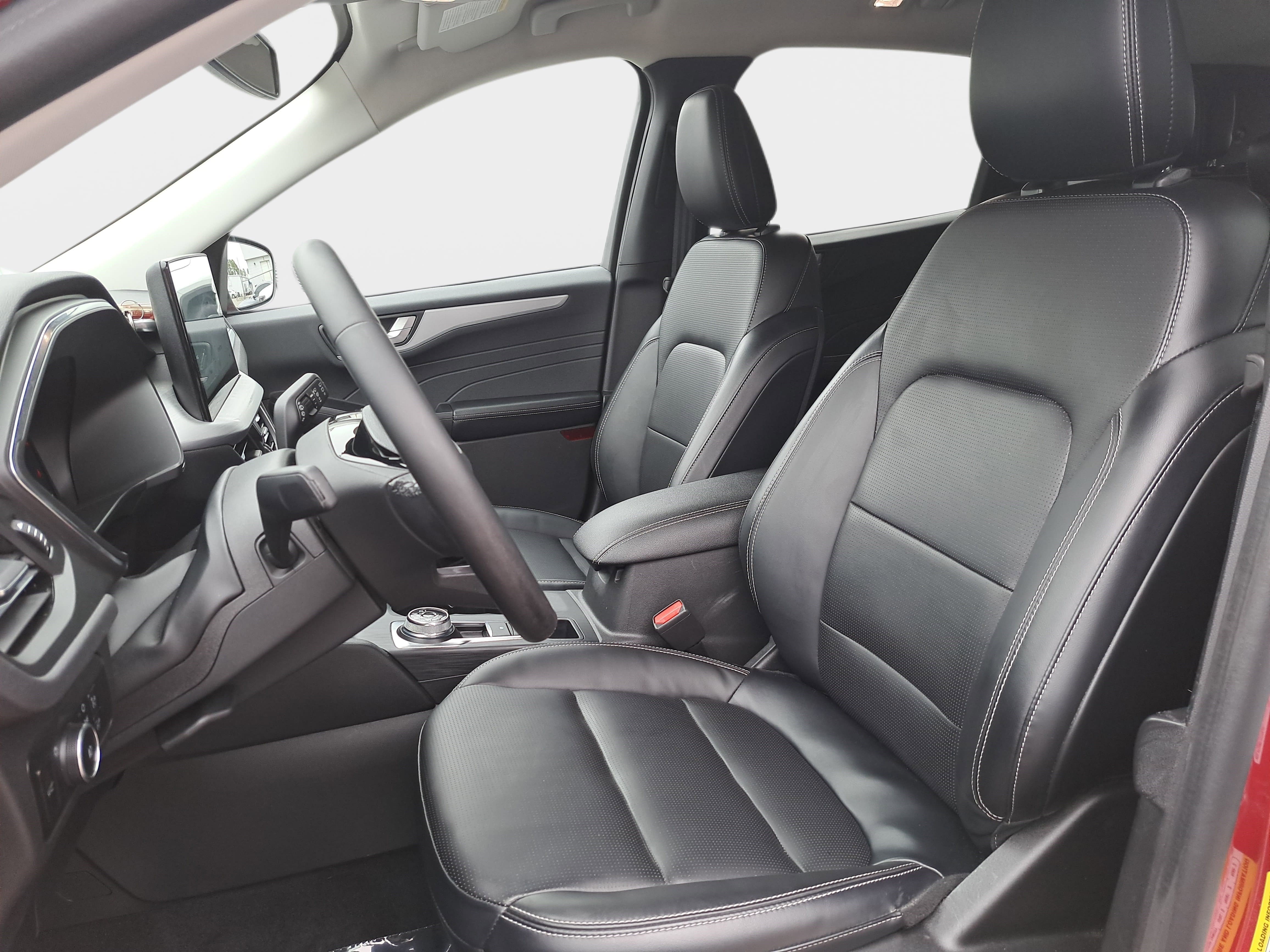 Used 2023 Ford Escape Platinum image 15