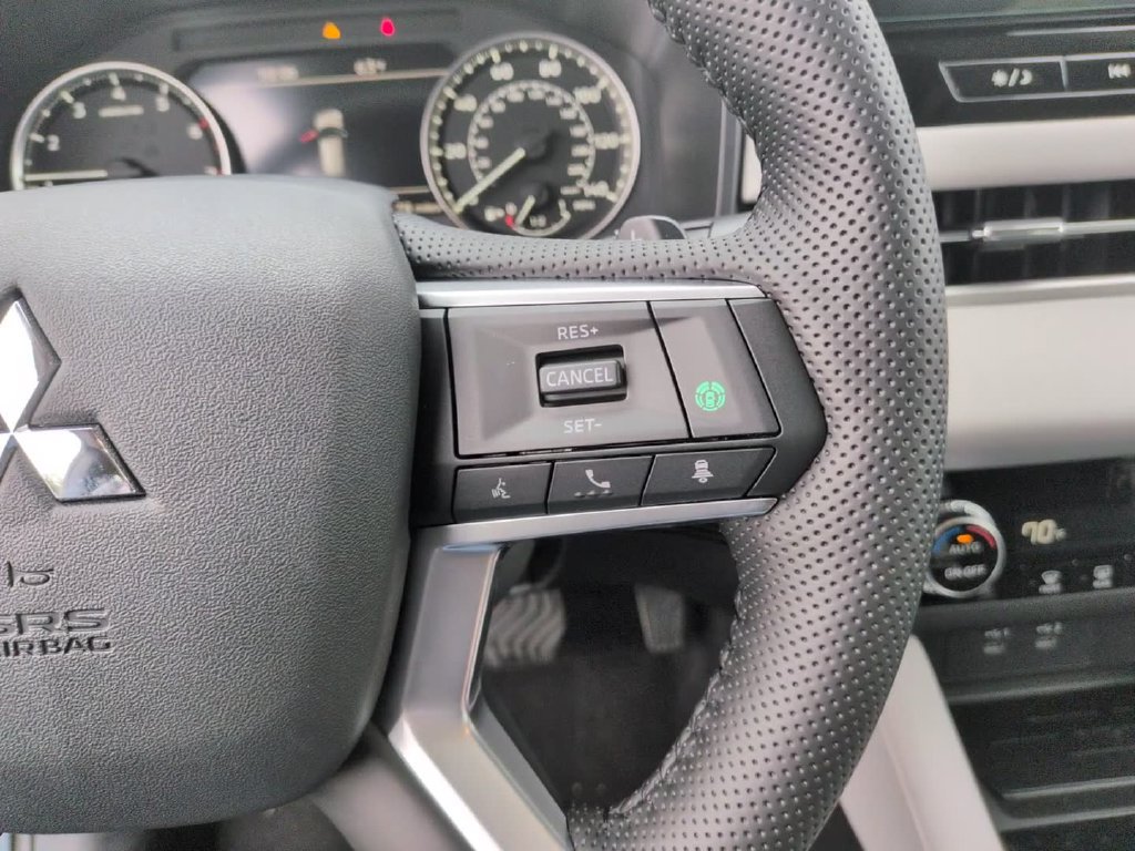 New 2026 Mitsubishi Outlander SE AWD/4WD image 24