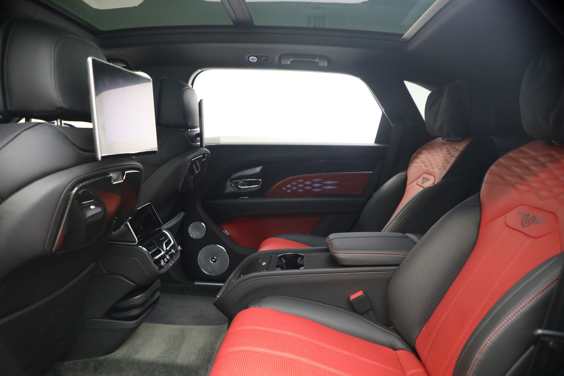 Used 2023 Bentley Bentayga Extended Wheelbase image 23