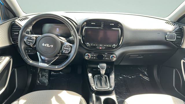 Used 2024 Kia Soul GT-Line FWD image 16