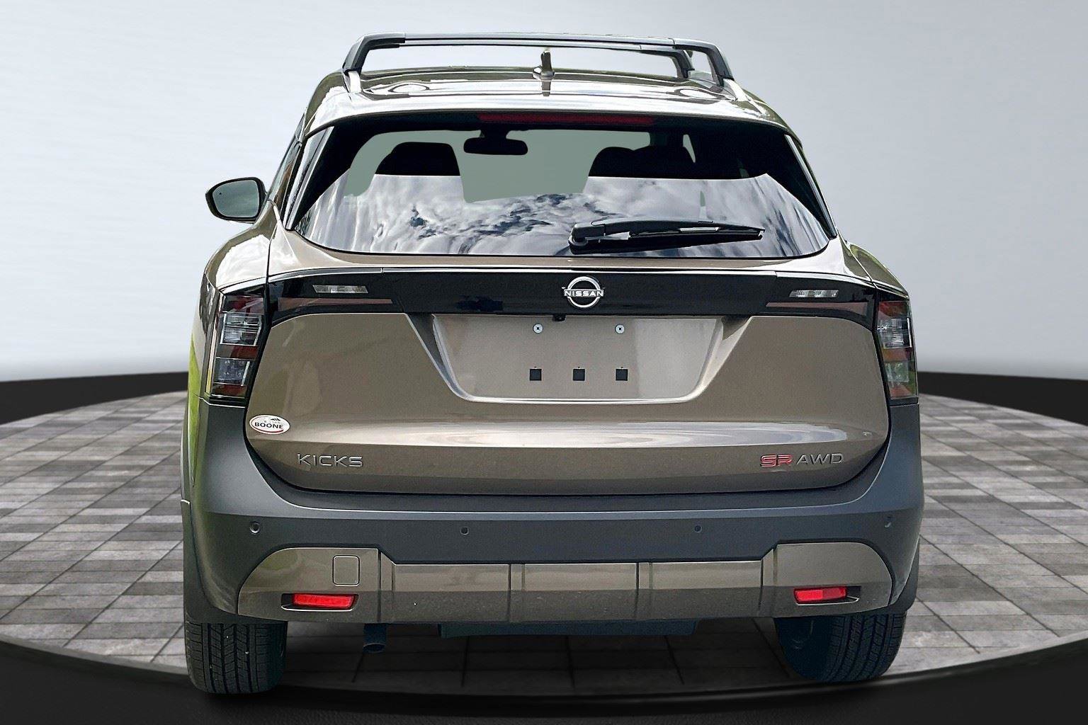 New 2025 Nissan Kicks SR image 5