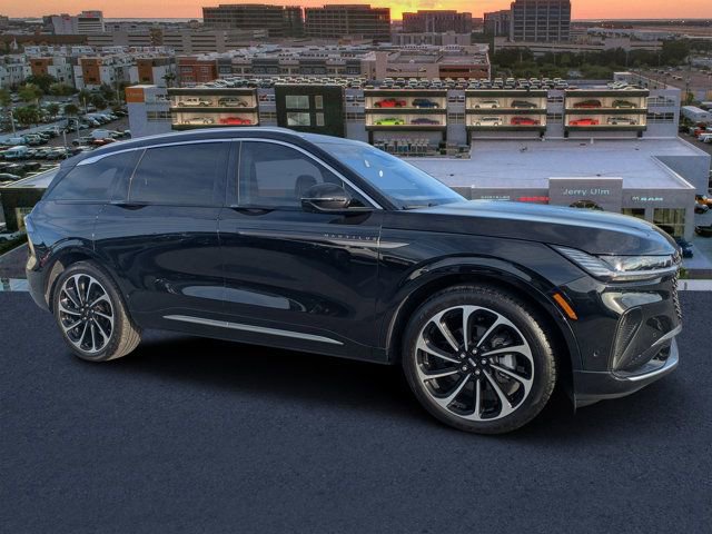 Used 2024 Lincoln Nautilus Black Label image 1