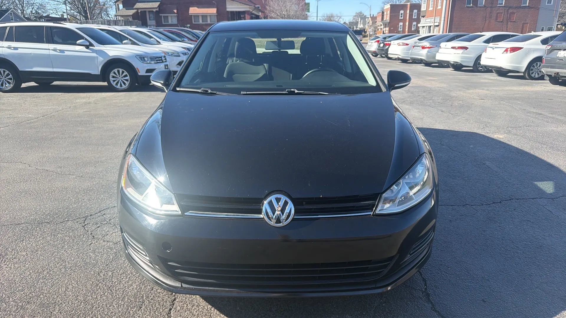 Used 2016 Volkswagen Golf S FWD image 2
