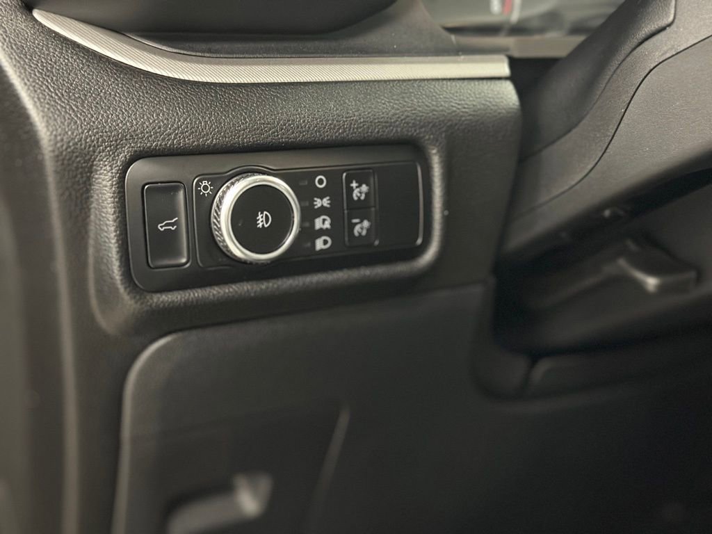 Used 2023 Ford Explorer XLT w/ Equipment Group 202A image 18