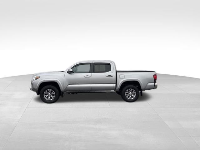 Certified 2019 Toyota Tacoma SR5 image 3