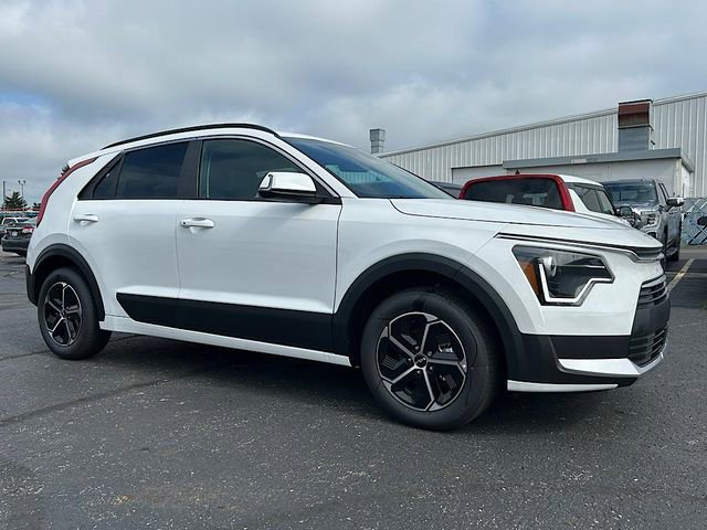 New 2025 Kia Niro LX image 2