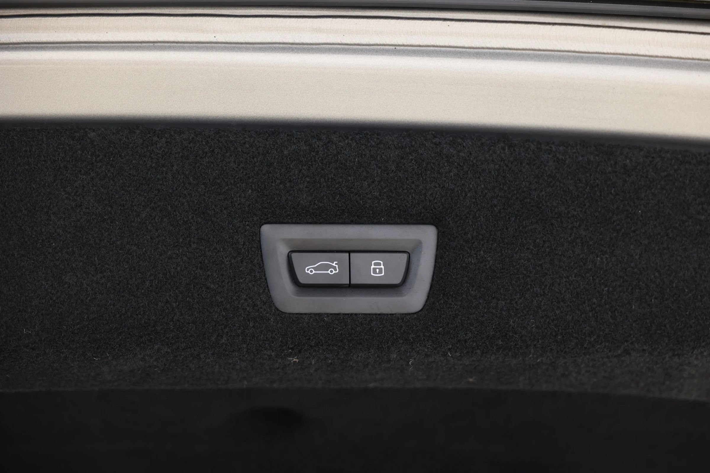 Used 2023 BMW 740i w/ Parking Assistance Package RWD image 70
