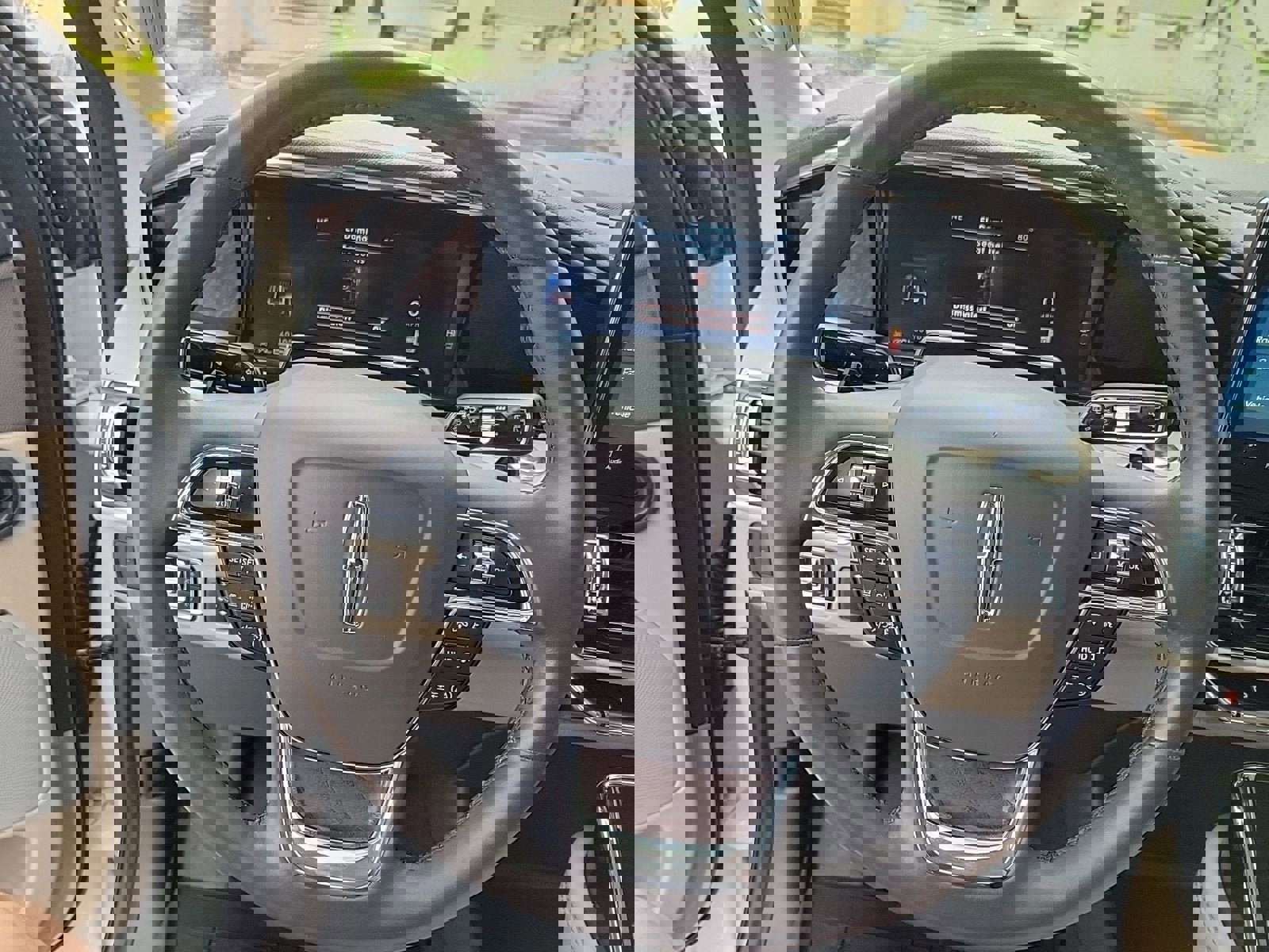 Used 2023 Lincoln Navigator Reserve image 27