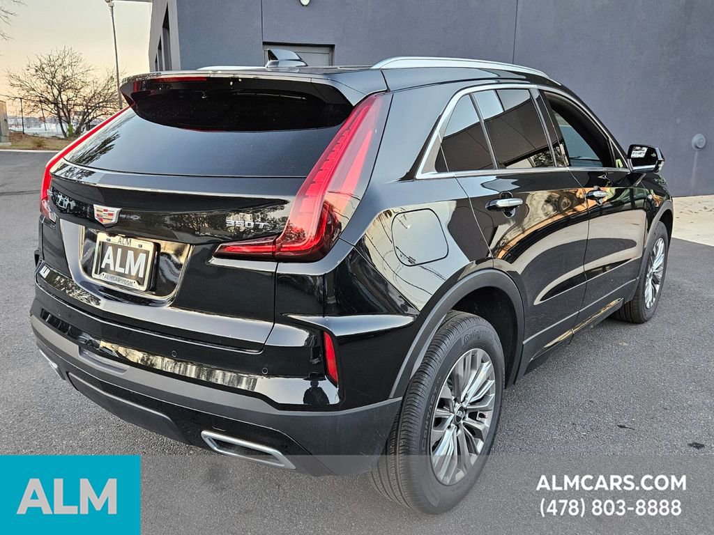 Used 2025 Cadillac XT4 Premium Luxury image 9