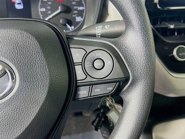 Used 2025 Toyota Corolla LE image 17