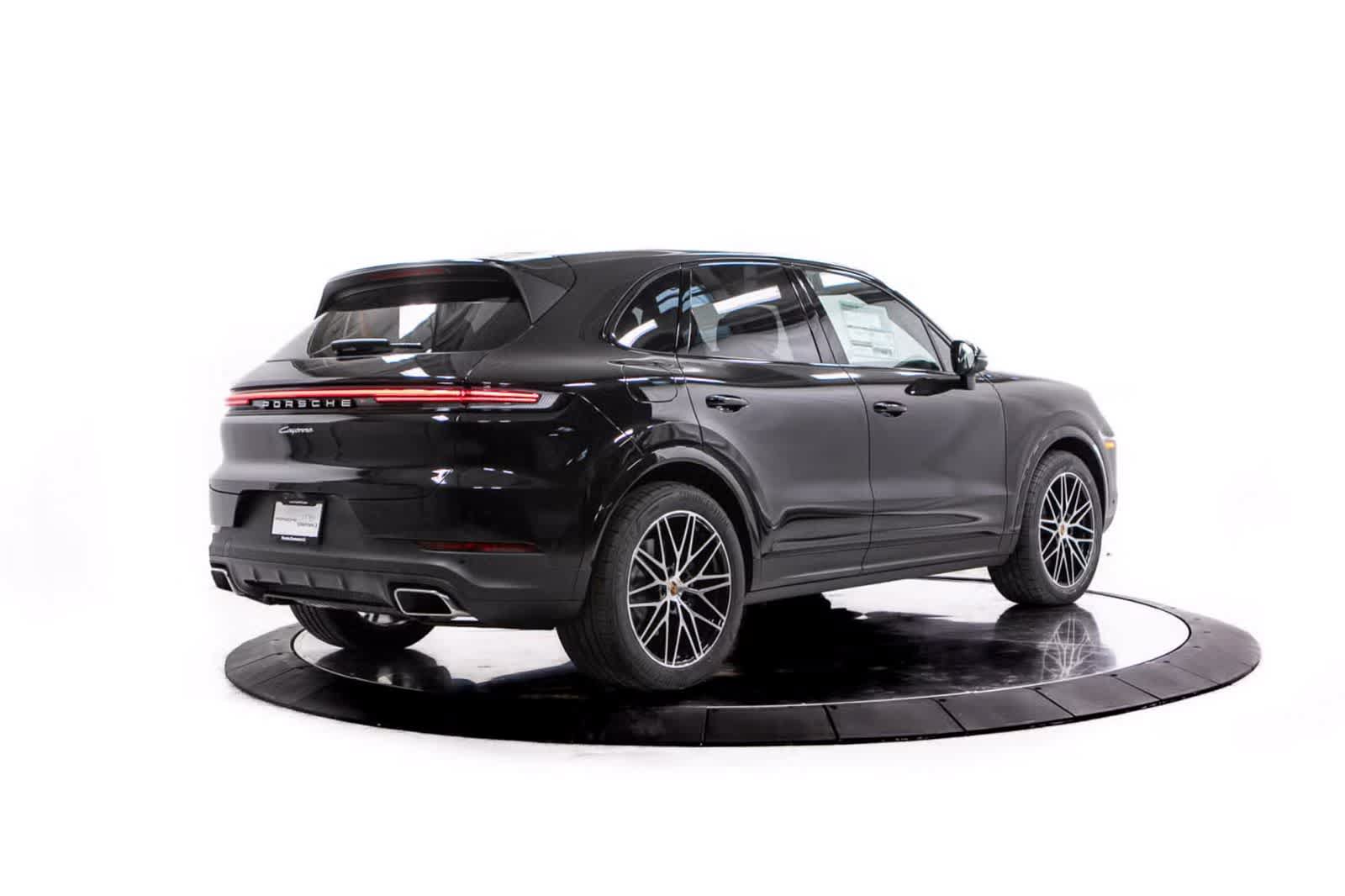 Certified 2026 Porsche Cayenne AWD/4WD image 7