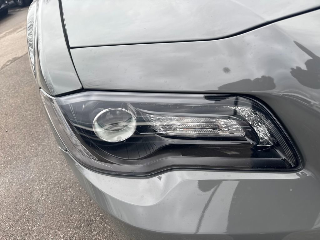 Used 2019 Chrysler 300 S image 36