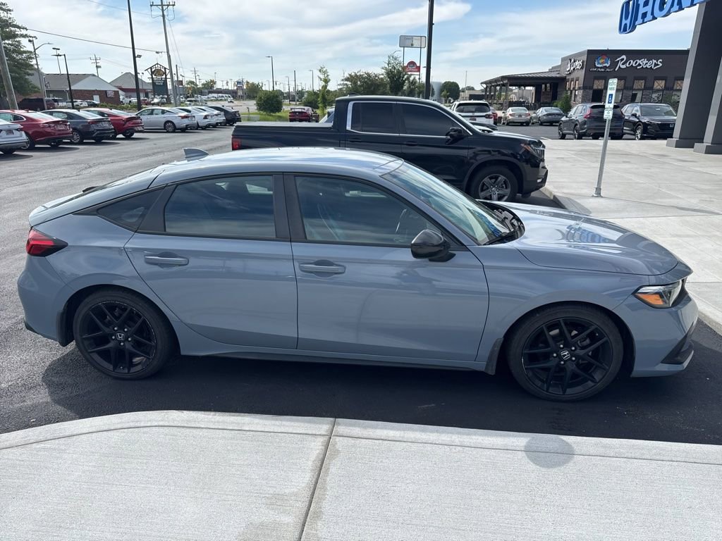 Used 2023 Honda Civic Sport image 2