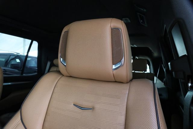 Used 2025 Cadillac Escalade Premium Luxury image 12