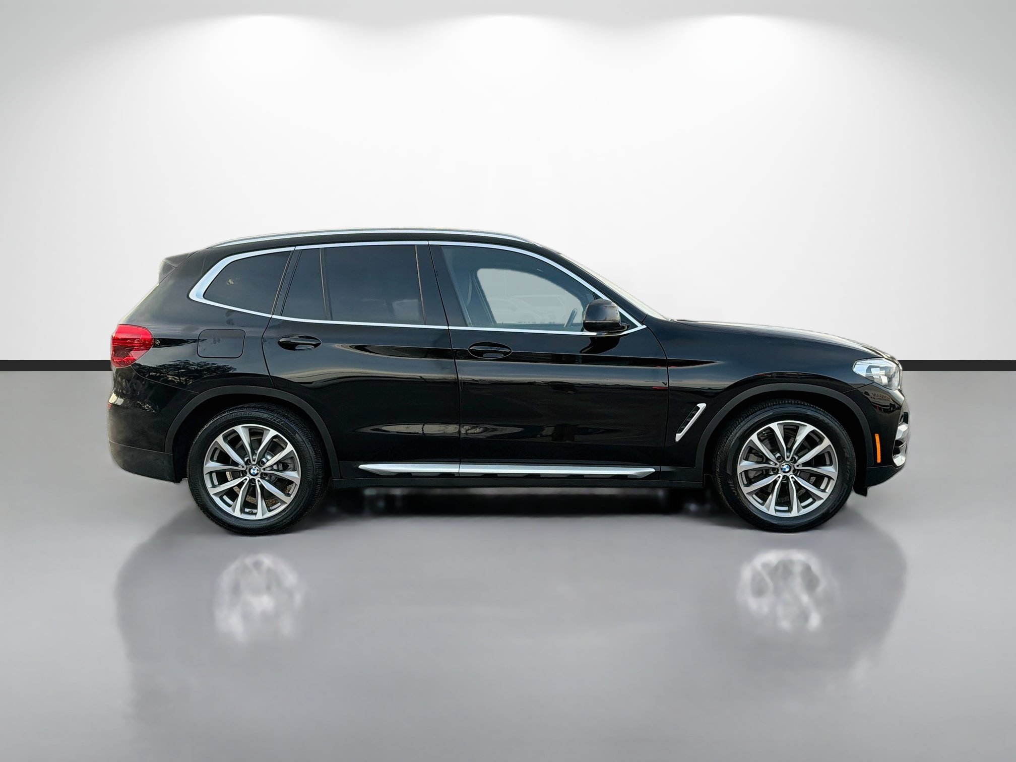 Used 2019 BMW X3 xDrive30i w/ Driving Assistance Package AWD/4WD image 2