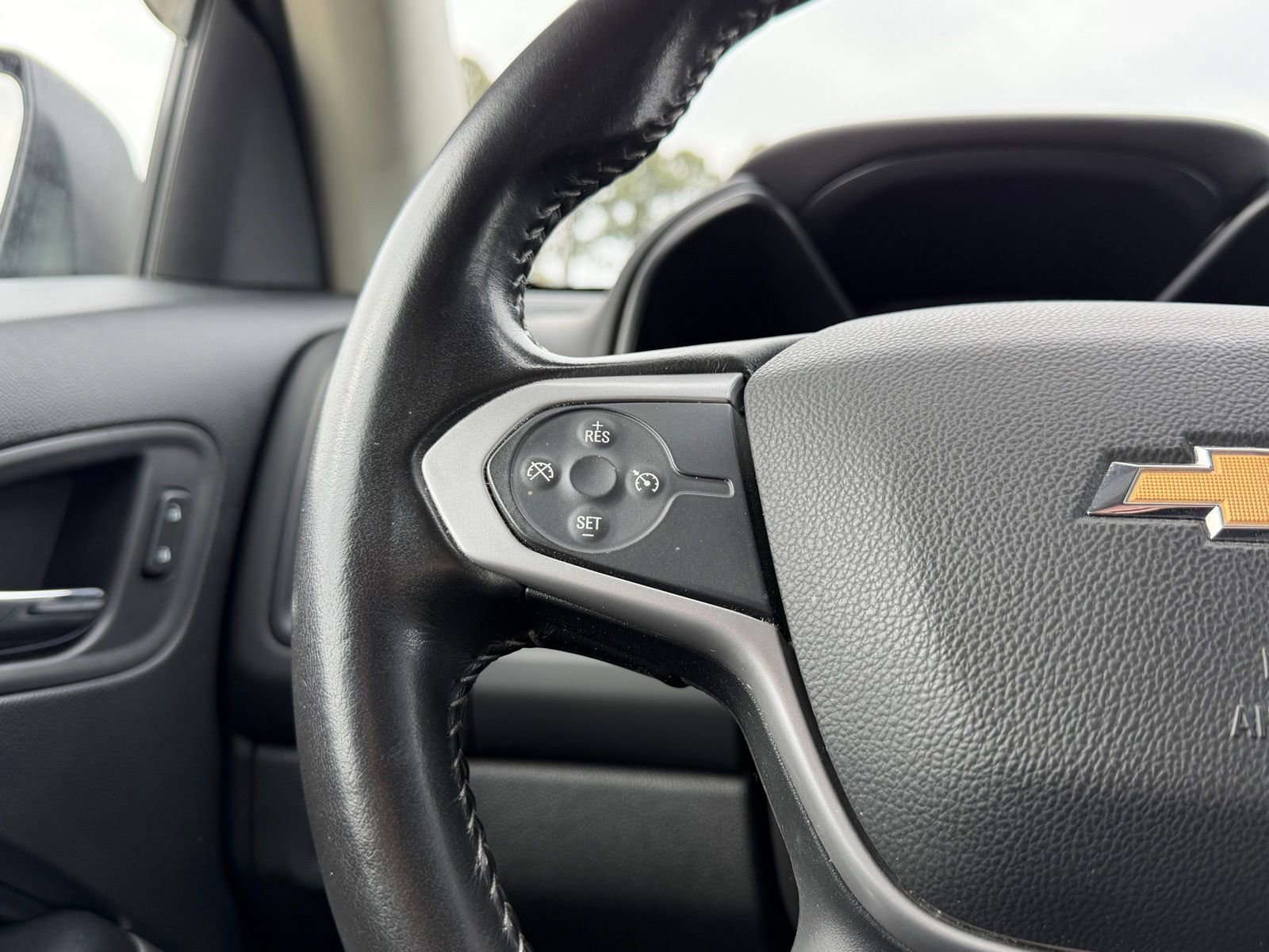 Used 2020 Chevrolet Colorado LT w/ Redline Special Edition image 19