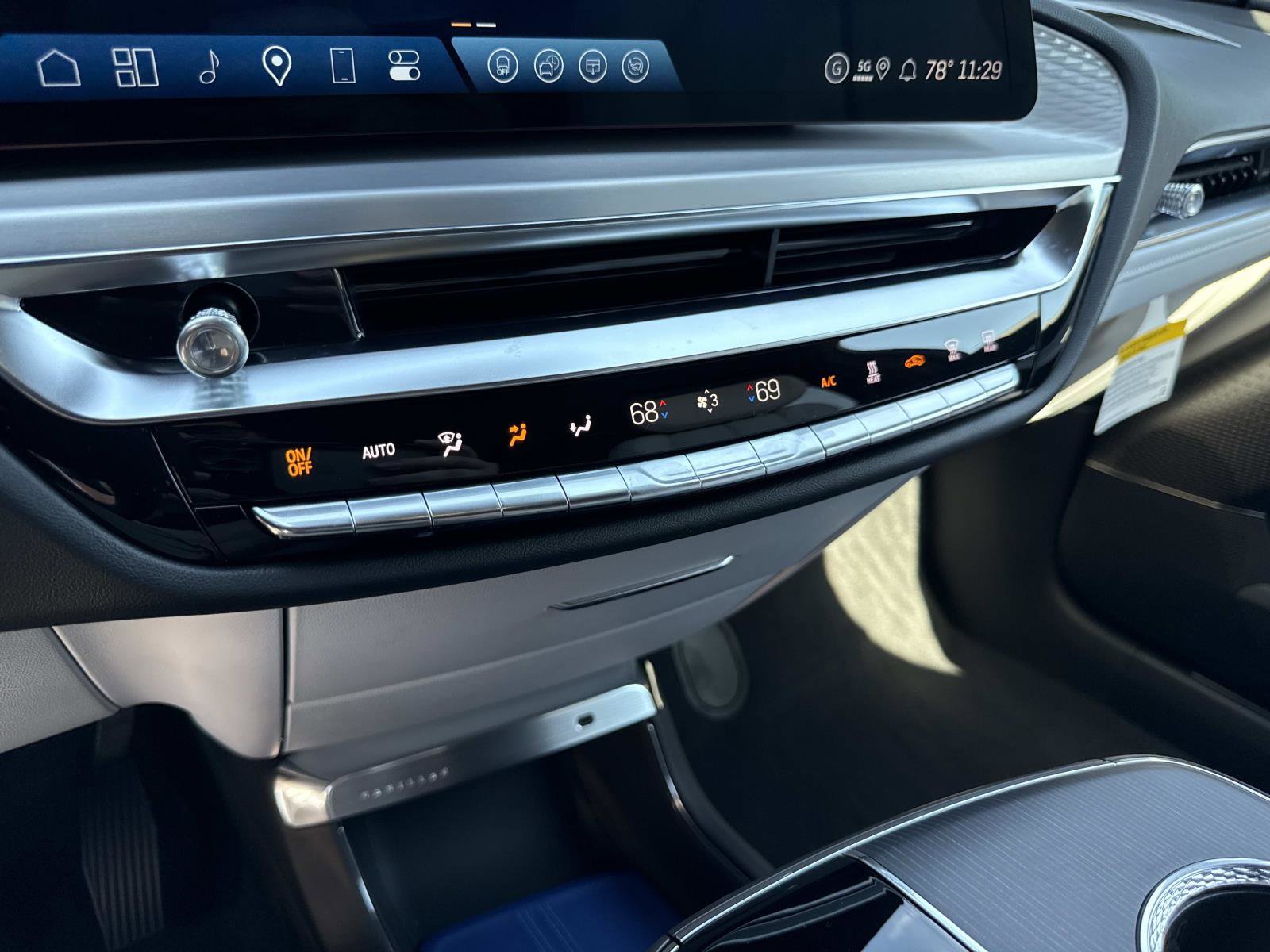 New 2026 Cadillac Lyriq Luxury image 27