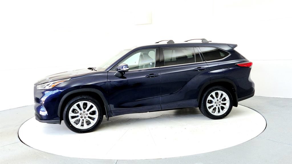 Used 2023 Toyota Highlander Limited AWD/4WD image 3