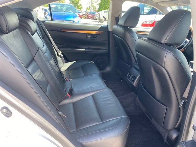 Used 2013 Lexus ES 300h w/ Luxury Pkg FWD image 23