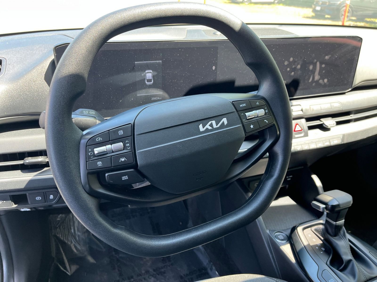 Used 2025 Kia K4 LXS FWD image 27