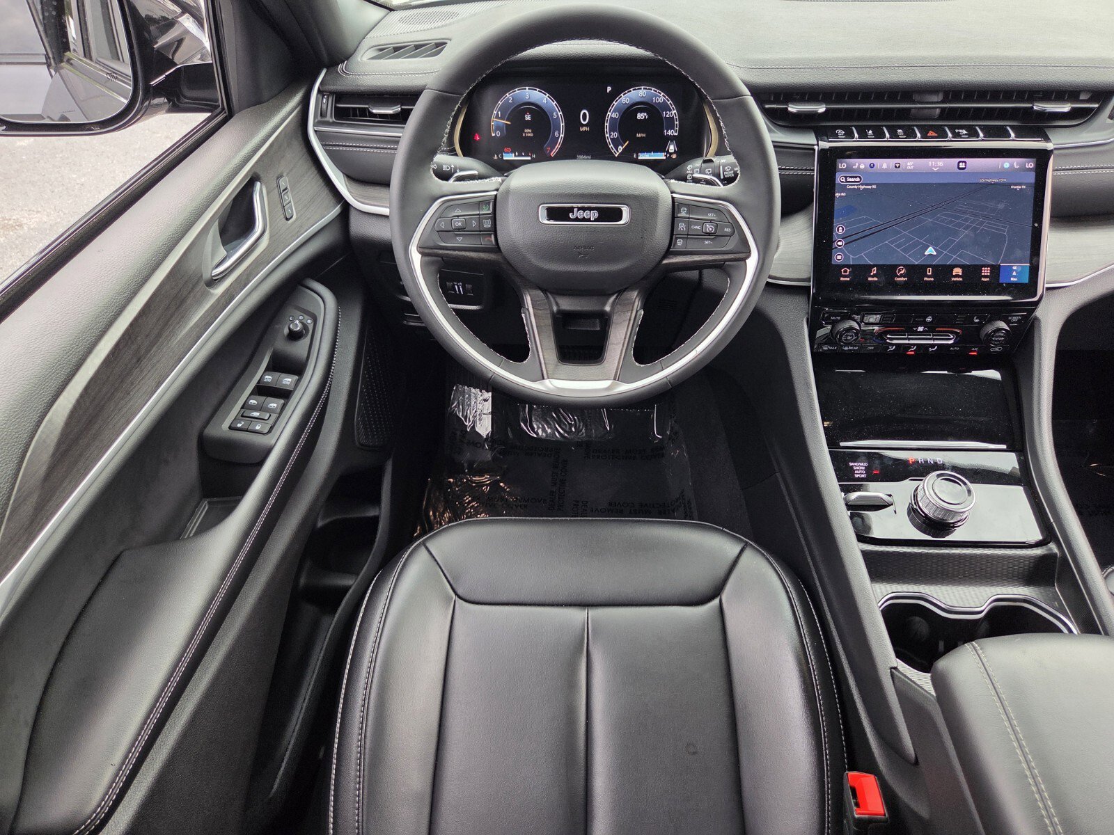 Used 2025 Jeep Grand Cherokee Limited AWD/4WD image 12