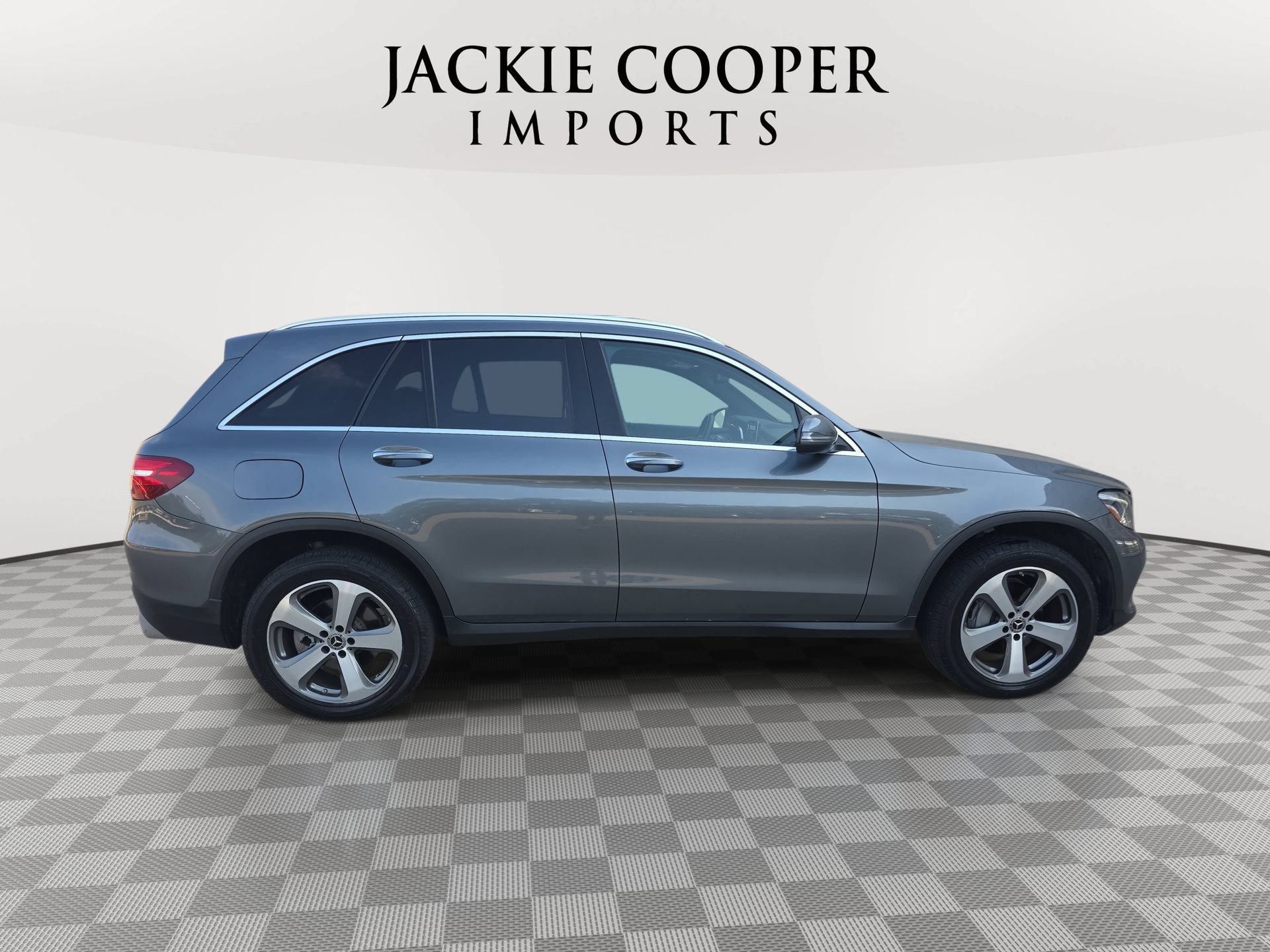 Used 2019 Mercedes-Benz GLC 300 4MATIC image 4