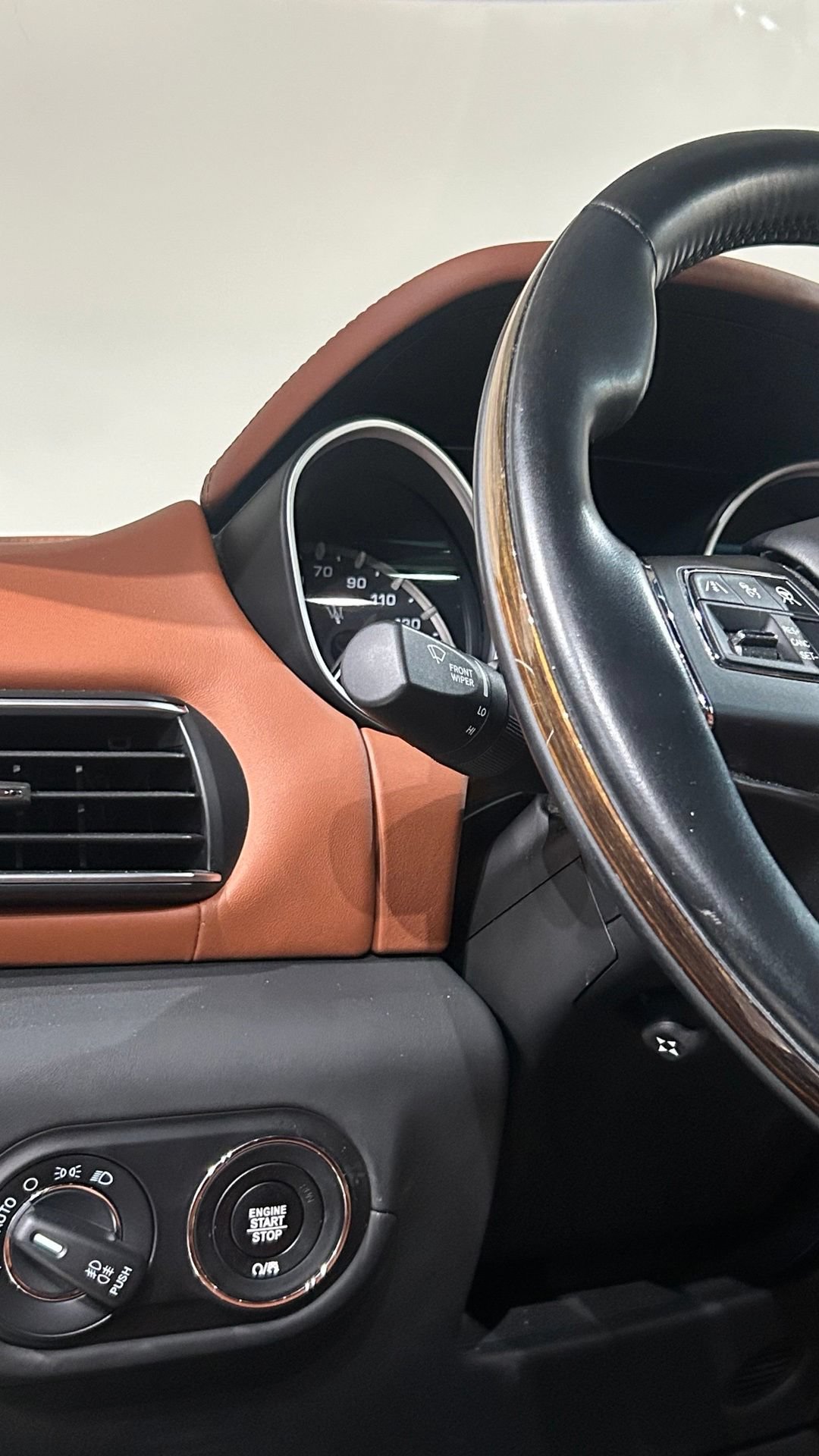 Used 2019 Maserati Levante GranLusso AWD/4WD image 48