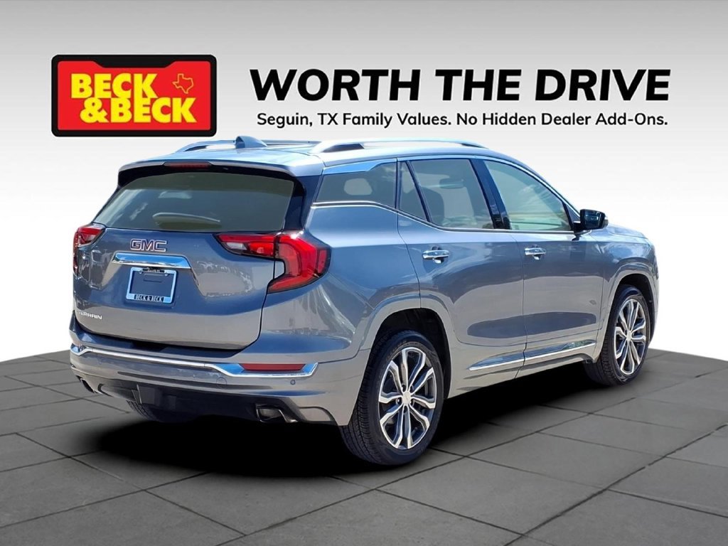 Used 2020 GMC Terrain Denali w/ Denali Premium Package FWD image 5