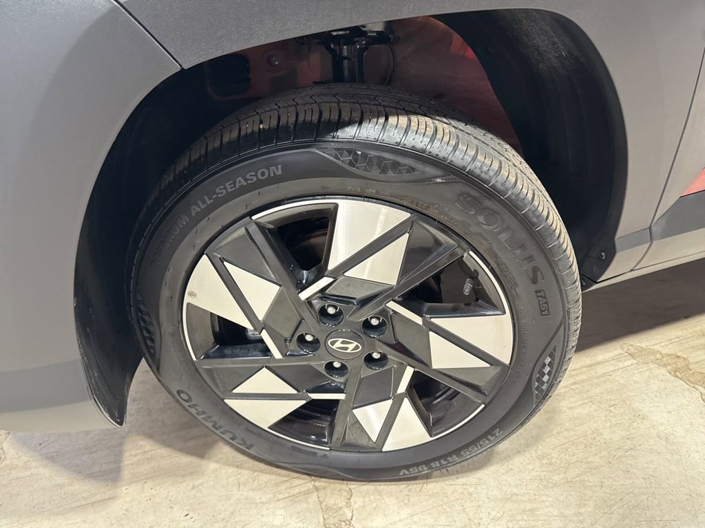 Used 2025 Hyundai Kona SEL image 2