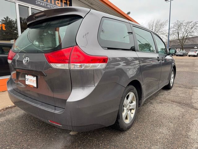 Used 2014 Toyota Sienna L FWD image 7