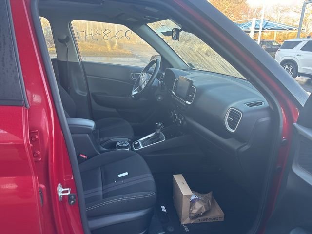 Used 2022 Hyundai Venue SEL image 11