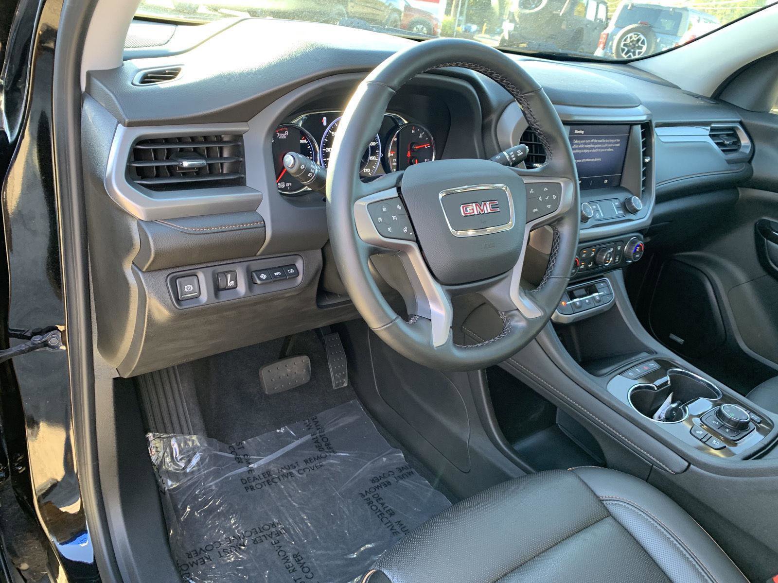 Used 2023 GMC Acadia AT4 w/ Technology Package image 15