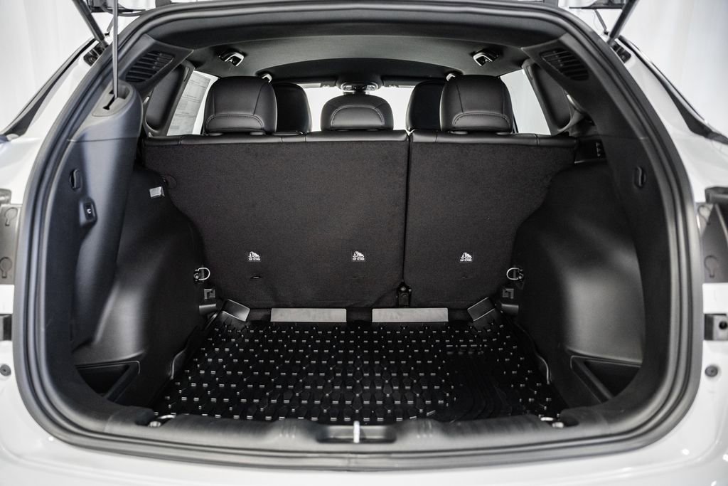 New 2026 Jeep Compass Limited image 9