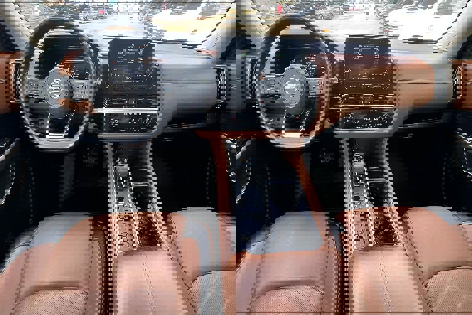 Used 2024 Nissan Pathfinder Platinum w/ Cargo Package image 15