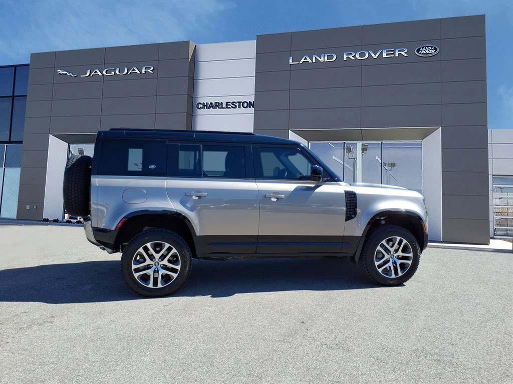 Certified 2023 Land Rover Defender 110 SE AWD/4WD image 6
